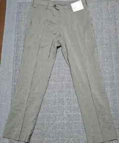 新品未使用 UNIQLO ユニクロ 感動パンツ スラックス グレー