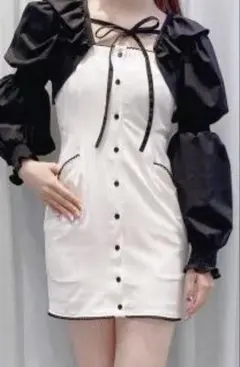 リルリリー　タイトワンピースのサムネイル