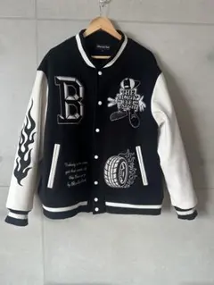 季節外特価【美品】ブラックアイパッチ スタジャン 取扱注意 刺繍 袖レザー 季節外特価【美品】ブラックアイパッチ スタジャン 取扱注意