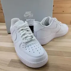 ナイキ ウィメンズ エアフォース 1 07 ホワイト 24.5cm