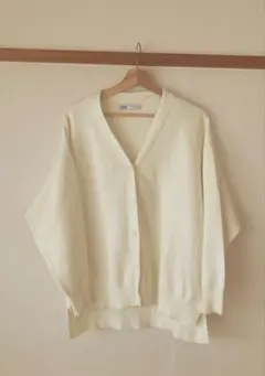 ZARAアイボリー Vネック カーディガン