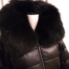 ファー付きブラックダウンコート
