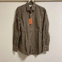 チェックシャツ