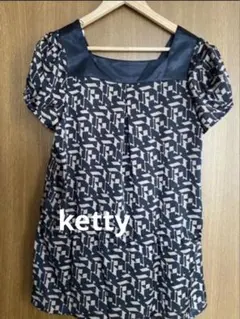 【新品タグ付き】KETTY✨ブラウス　　トップス　幾何学模様のサムネイル
