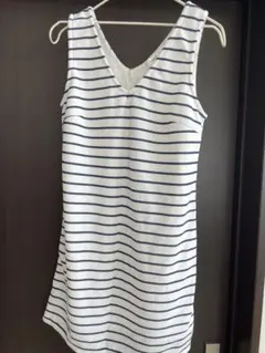 リエンダ　ノースリーブワンピース