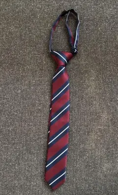 赤と紺のストライプ ネクタイ