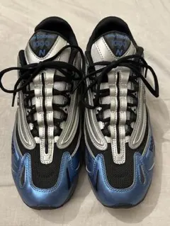 New Balance 1000 スニーカーのサムネイル