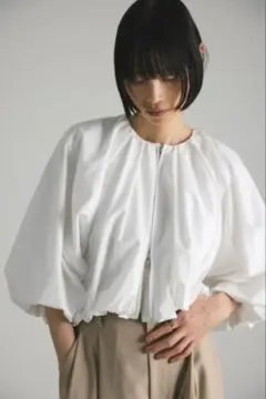 MANOF DRAWSTRING SLEEVE SHORT BLOUSE - メルカリ