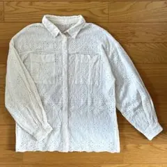 【美品】スカラップレース コットンシャツ 刺繍 オフホワイト長袖のサムネイル