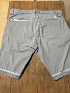 adidas グレー ショートパンツ　XL