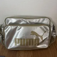 PUMAエナメルバッグ
