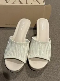 VIVALA ベージュ ウェッジサンダル