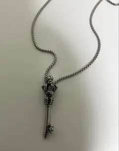 王冠付き鍵デザイン ネックレス
