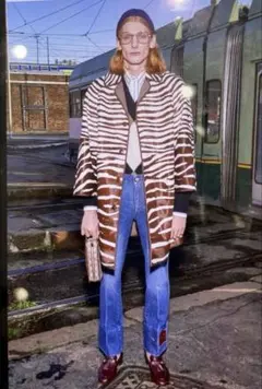 GUCCI 新品　貴重なグッチパリコレ出展ハラココート　新品