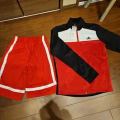 定価８５６９円　adidas ジャケットとショートパンツセット　160cm