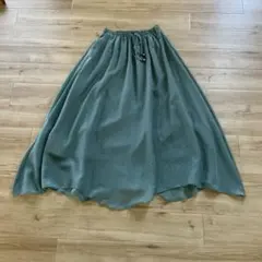 アトリエシックス　ランダムフレアスカート　マキシ丈　モスグリーン　ウエストゴムのサムネイル