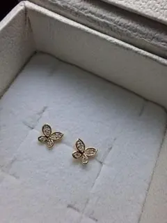 オレフィーチェ K18 WGダイヤモンド 0.04ct フープピアス レーヌ