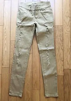 ダメージスキニーパンツ　新品　ベージュ