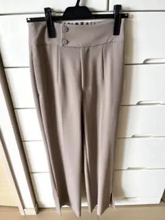 未使用　フレイアイディー　ベージュ ハイウエストパンツ ボタン付き