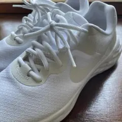 本日限定価格◎NIKE レボリューション6 ホワイト　スニーカー