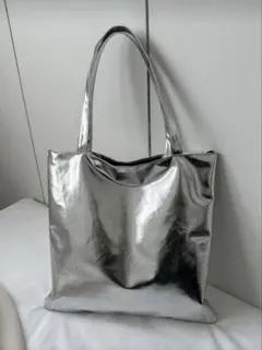 【値下げ】メタリックシルバー トートバッグ