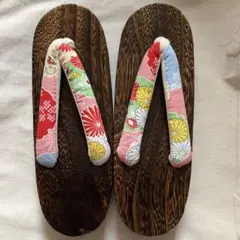 花柄鼻緒の木製下駄23.0-23.5