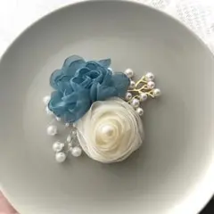 370ハンドメイドコサージュ　卒園式入園式　ハレの日 エメラルドグリーン×パール
