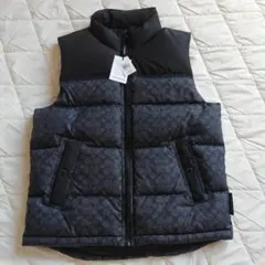 値下げ不可★コーチ★シグネチャー★ダウンベスト黒★新品、タグ付きのサムネイル
