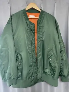 オリーブグリーン MA-1ジャケット