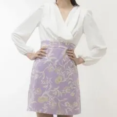 リナシメント　ホワイト・ラベンダー花柄カシュクール　切り替えミニワンピースのサムネイル