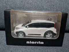 비매품 TOYOTA トヨタ シエンタ sienta 白 プルバックカー