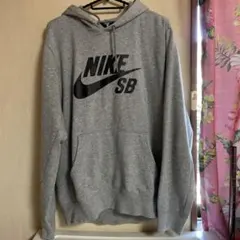 NIKE SB グレー フード付きパーカー Lサイズ