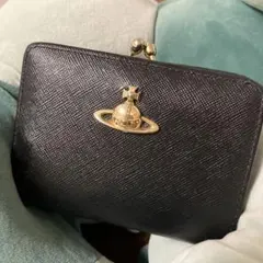 Vivienne Westwood 二つ折り財布　ブラック　988VW706 ヴィヴィアンウエストウッド 988VW706 二つ折り財布 ブラック - メルカリ