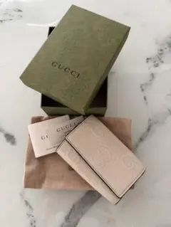 GUCCI キーケース 6連 ホワイトのサムネイル
