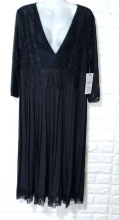 ZARA黒のエレガントなVネックワンピース