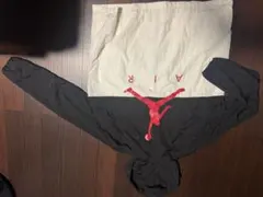 JORDAN ナイロンジャケット バイカラー　白黒のサムネイル