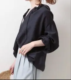 新品タグ付 Spick&Span シアースクイーズブラウス 完売品 ブラックのサムネイル