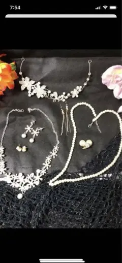 目玉商品ヘッドアクセサリー3点・パールネックレス・ピアス4点・ 合計7点セット