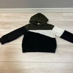 フード付きトレーナー