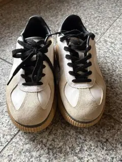 オニツカタイガー　デレシティ　24.5cm