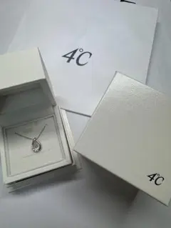 4°C しずく型ネックレス