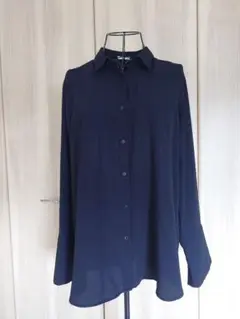 GU ブラック長袖ボタンアップシャツ