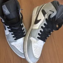 ジョーダン1 mid