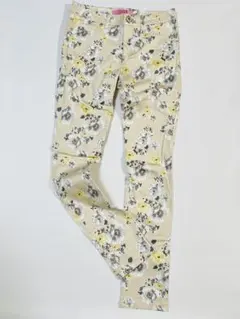 花柄クリームベージュスキニーパンツ