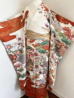 豪華振袖 紋意匠 金駒刺繍 花扇文 正絹 袷 白系 成人式 - メルカリ