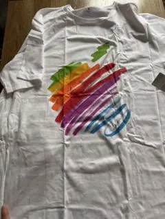 Apple 50周年記念Tシャツとマグネットバッジのサムネイル