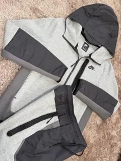 ナイキ　メンズ　Ｓ　３代目テックフリース　グレー　セットアップ　１２４