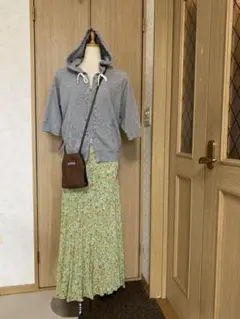 ❤️バロックジャパンリミテッドスパンコール　グレーカラーフーディー❤️