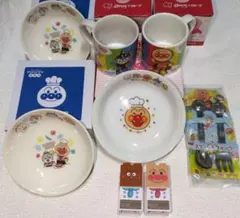 アンパンマン オリジナルマグカップと皿・スプーン＆フォーク。ブロック４。未使用品