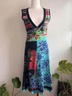 デシグアルマルチカラー花柄ノースリーブワンピース